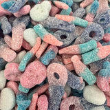 Mélange explosif de chewing-gum sucré et acidulé